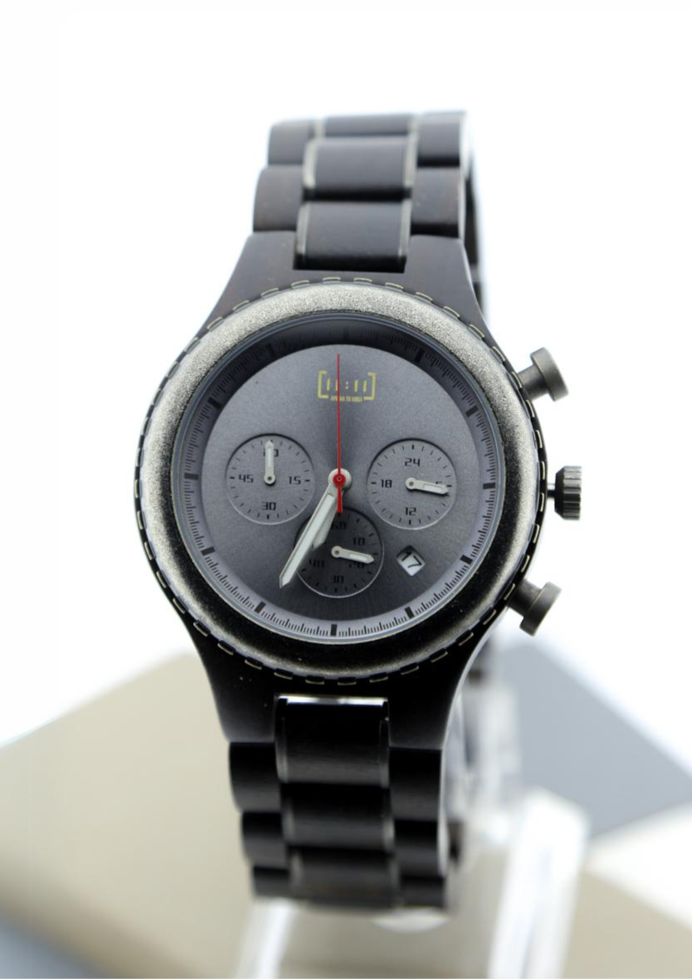 Reloj Análogo Ebony Wood y Acero Inox WAGT117-1C