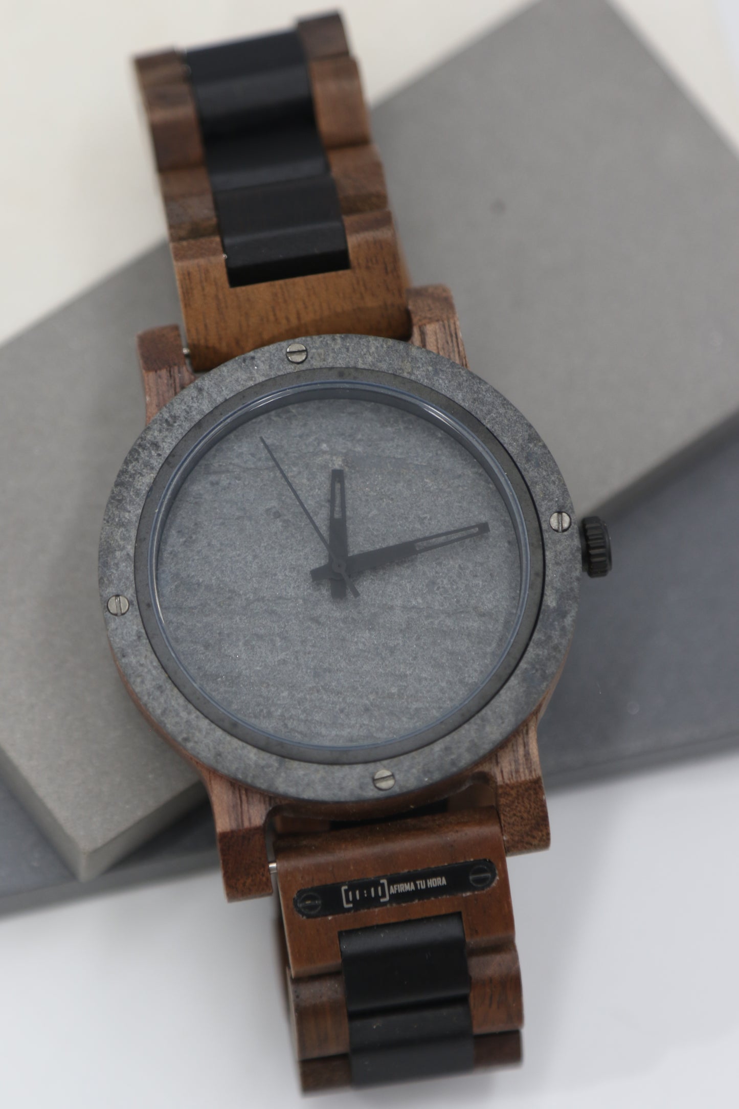 Reloj Slate – Minimalismo Urbano  WAGT089-4C